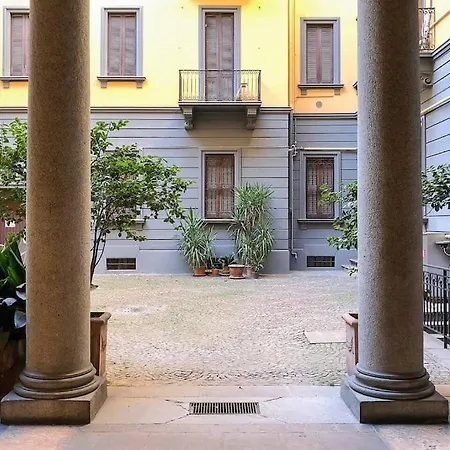 Petrarca, 16 - Nel Cuore Di * Milan